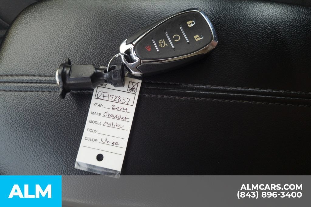 Used 2024 Chevrolet Malibu LT FWD image 35