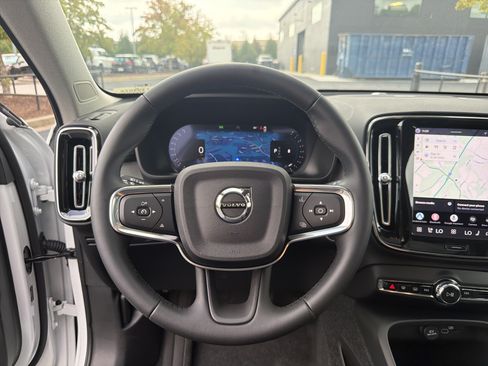 Used 2026 Volvo XC40 B5 Ultra w/ Protection Package Premier AWD/4WD image 11