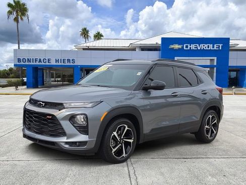 Used 2021 Chevrolet TrailBlazer RS w/ Sun and Liftgate Package FWD image 2