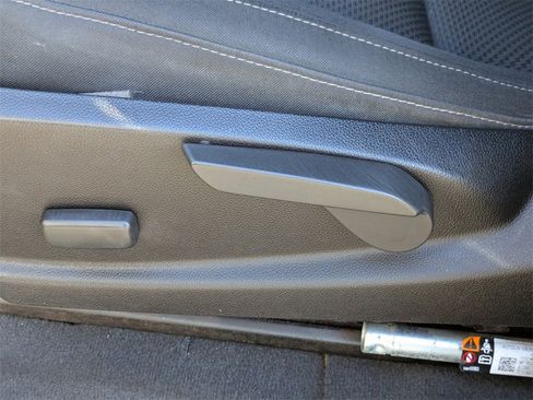 Used 2019 Chevrolet Colorado LT image 19