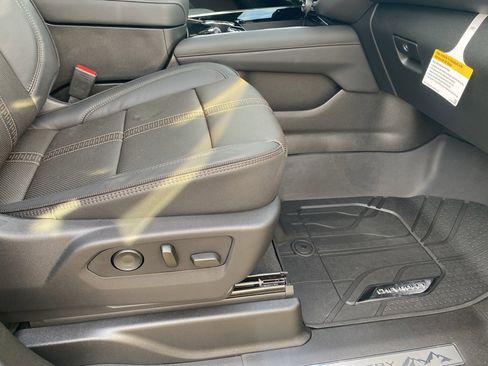 New 2026 Chevrolet Tahoe High Country w/ Sun And Tow Package image 24