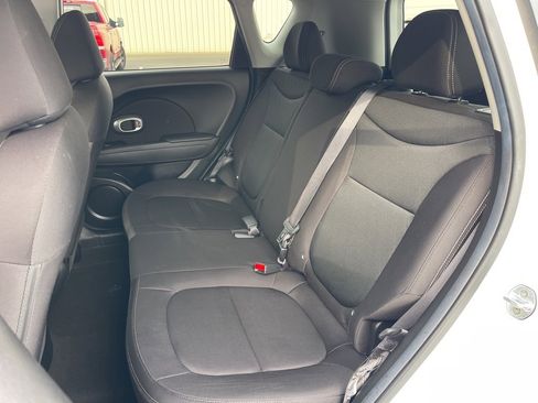 Used 2018 Kia Soul Base image 19