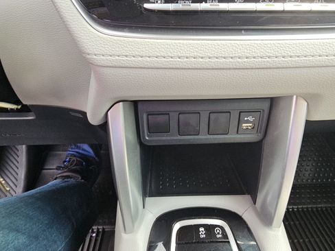 Certified 2022 Toyota Corolla Cross L AWD/4WD image 19