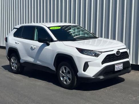 Used 2022 Toyota RAV4 LE FWD image 8