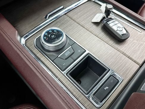 Used 2024 Ford Expedition Limited image 34