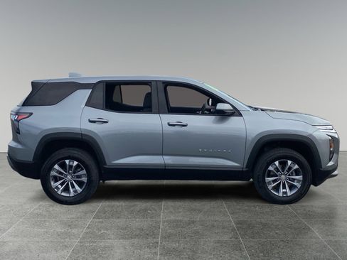 Used 2025 Chevrolet Equinox LT image 6