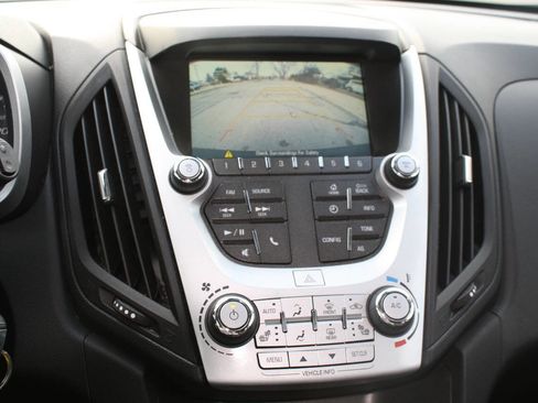 Used 2017 Chevrolet Equinox LT w/ Convenience Package image 11