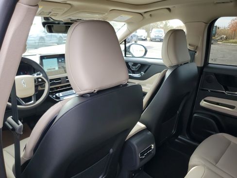 New 2026 Lincoln Corsair Premiere image 27