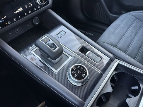 New 2025 Mitsubishi Outlander SE image 19