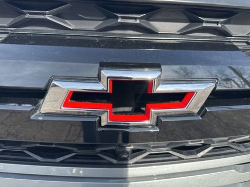 Used 2024 Chevrolet Colorado ZR2 w/ ZR2 Convenience Package III image 9