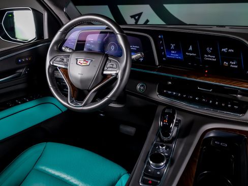 Used 2023 Cadillac Escalade Sport Platinum AWD/4WD image 7