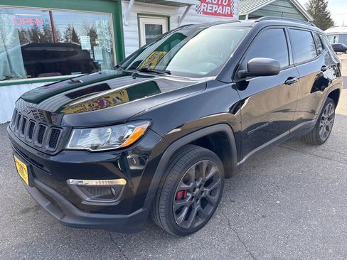 Used 2021 Jeep Compass Latitude w/ Trailer Tow Group AWD/4WD image 2