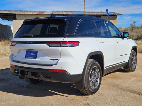 Used 2022 Jeep Grand Cherokee Trailhawk image 5