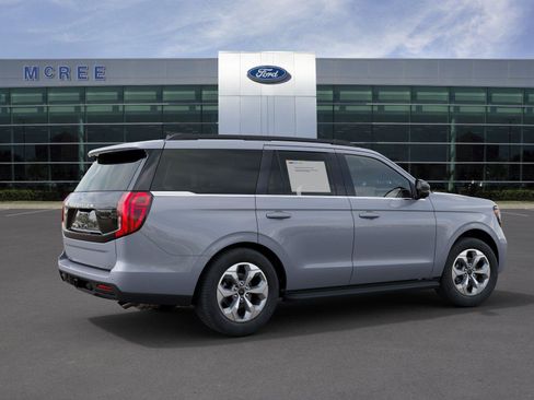 New 2027 Ford Expedition Active RWD image 6