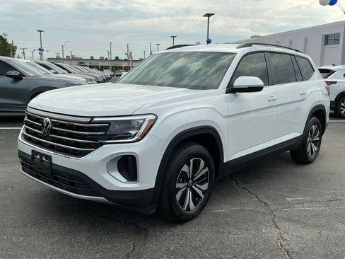 Certified 2026 Volkswagen Atlas SE FWD image 7