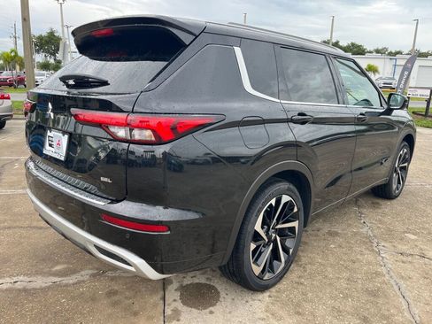 Used 2022 Mitsubishi Outlander SEL FWD image 3