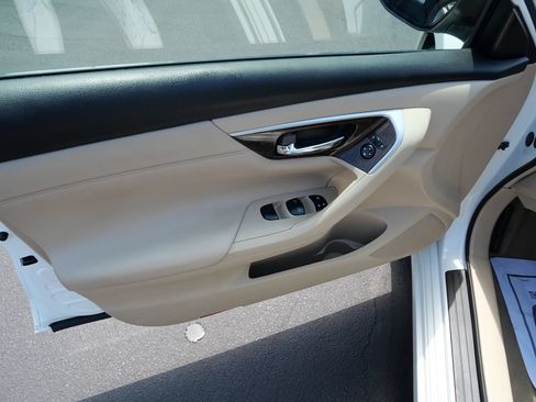 Used 2013 Nissan Altima 2.5 SL FWD image 17