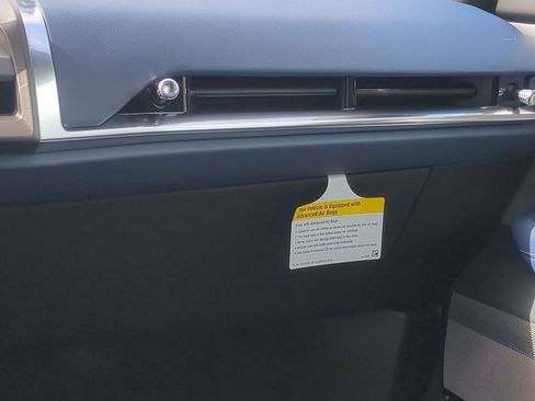 Used 2026 Cadillac Vistiq Premium Luxury image 29