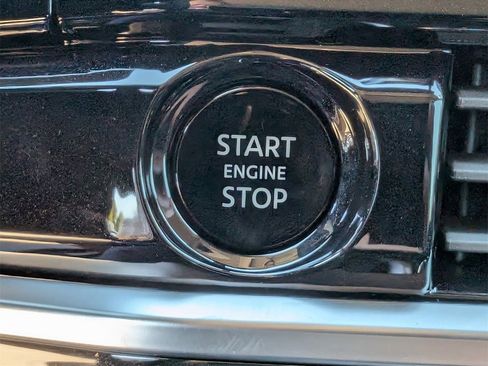 New 2025 Nissan Pathfinder SL image 16