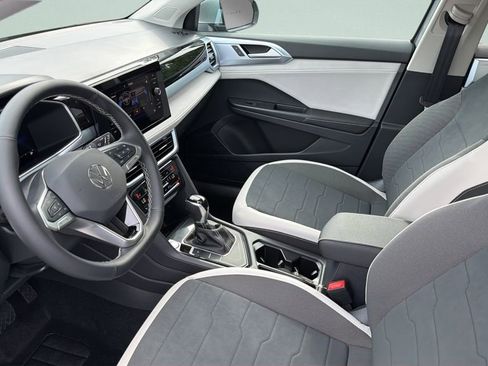 New 2026 Volkswagen Taos SE FWD image 27