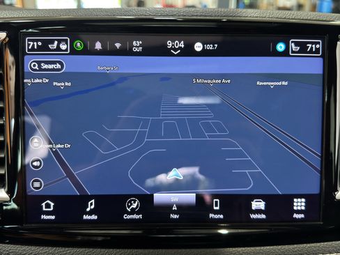 Used 2025 Chrysler Pacifica Limited FWD image 32