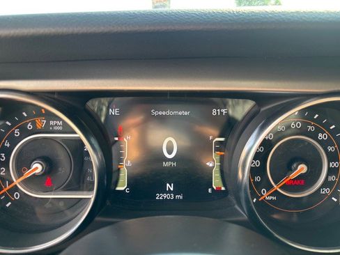 Used 2021 Jeep Gladiator Sport image 12