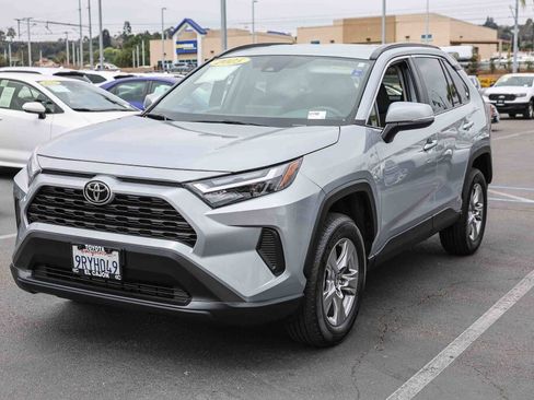 Certified 2025 Toyota RAV4 XLE FWD image 17