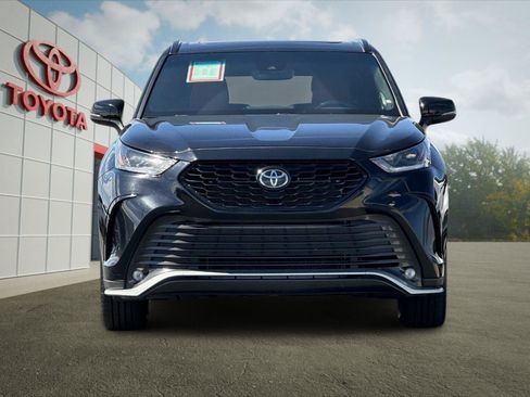 Used 2022 Toyota Highlander XSE FWD image 8