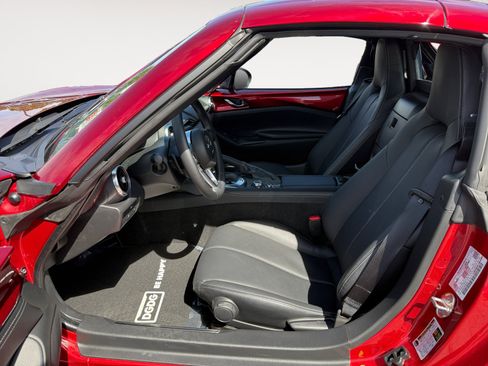 Used 2025 MAZDA MX-5 Miata RF Grand Touring RWD image 10
