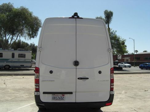 Used 2015 Mercedes-Benz Sprinter 2500 image 12