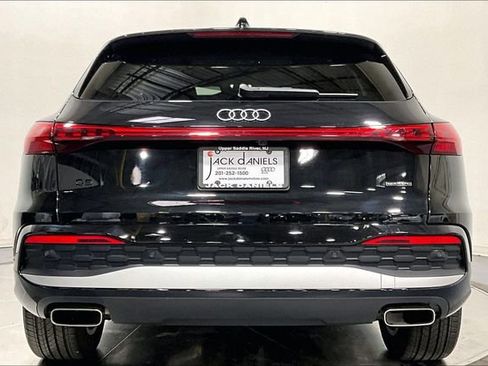 Used 2025 Audi Q5 Premium w/ Convenience Package AWD/4WD image 4