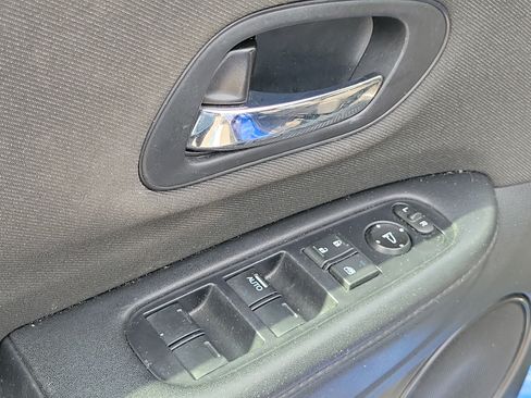 Certified 2020 Honda HR-V Sport image 18