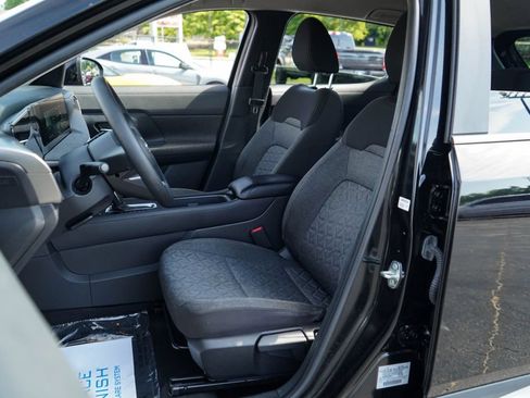 Used 2025 Nissan Kicks SV FWD image 6
