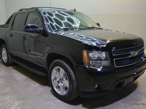 Used 2007 Chevrolet Avalanche LT w/ LT Preferred Equipment Group image 1