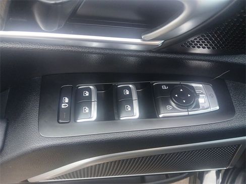 Used 2023 Kia Telluride EX w/ EX Captain's Chair Package image 13