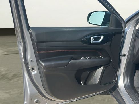 Used 2022 Jeep Compass Trailhawk w/ Trailhawk Convenience Group image 22