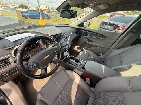 Used 2015 Chevrolet Impala LT w/ Convenience Package image 14