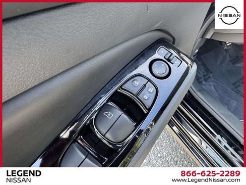 Used 2025 Nissan Altima 2.5 SR FWD image 19