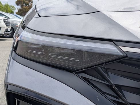 New 2025 Hyundai Elantra Limited image 6