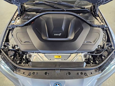 Certified 2023 BMW i4 eDrive35 image 9