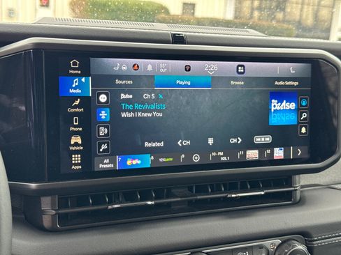 Used 2025 Jeep Wrangler Sahara image 27