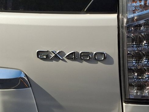 Used 2015 Lexus GX 460 w/ Premium Package image 4