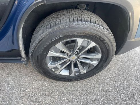 Used 2025 Chevrolet Equinox LT image 28