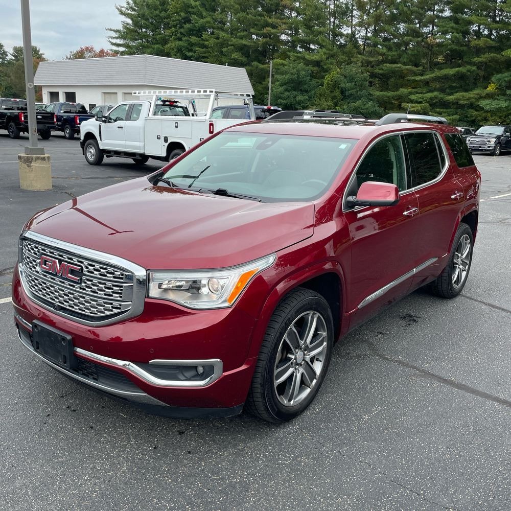Used 2017 GMC Acadia Denali w/ Technology Package AWD/4WD image 2
