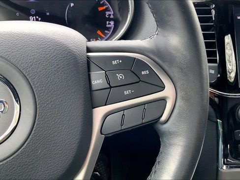 Used 2019 Jeep Grand Cherokee Altitude image 15