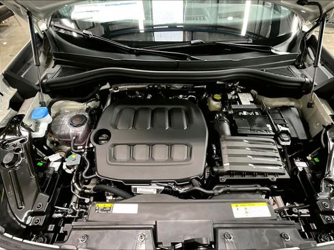 New 2026 Volkswagen Tiguan SE R-Line AWD/4WD image 8