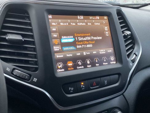 Certified 2023 Jeep Cherokee Altitude Lux image 28