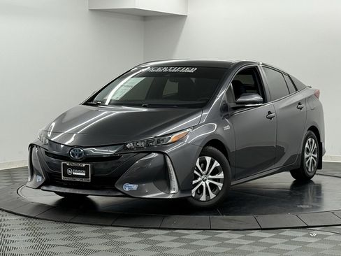 Certified 2021 Toyota Prius Prime LE image 2