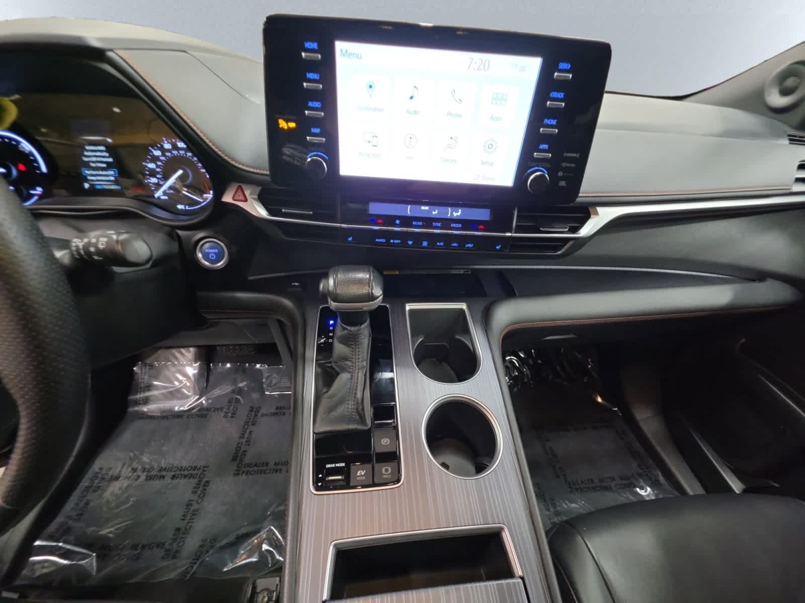 Used 2022 Toyota Sienna XSE w/ XSE Plus Package AWD/4WD image 16