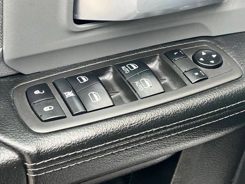 Used 2021 RAM 3500 Big Horn image 12